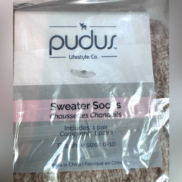 🧦 The One of A Kind Pudus Sweater Cozy Socks - Picture 2 of 13